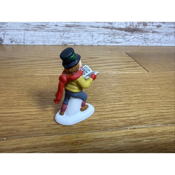 Dept 56 Caroling with Cratchit Family 58396 Heritage Village  Christmas Carol - Picture 8 of 13